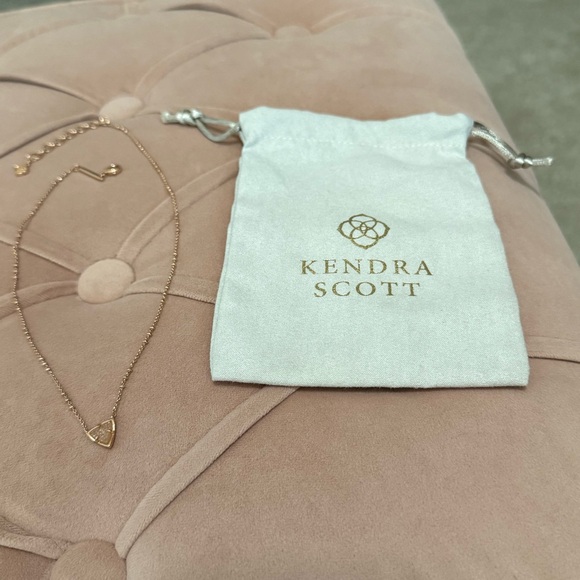 Kendra Scott Perry Rose Gold Pendant Necklace in Sand Drusy - Picture 1 of 6